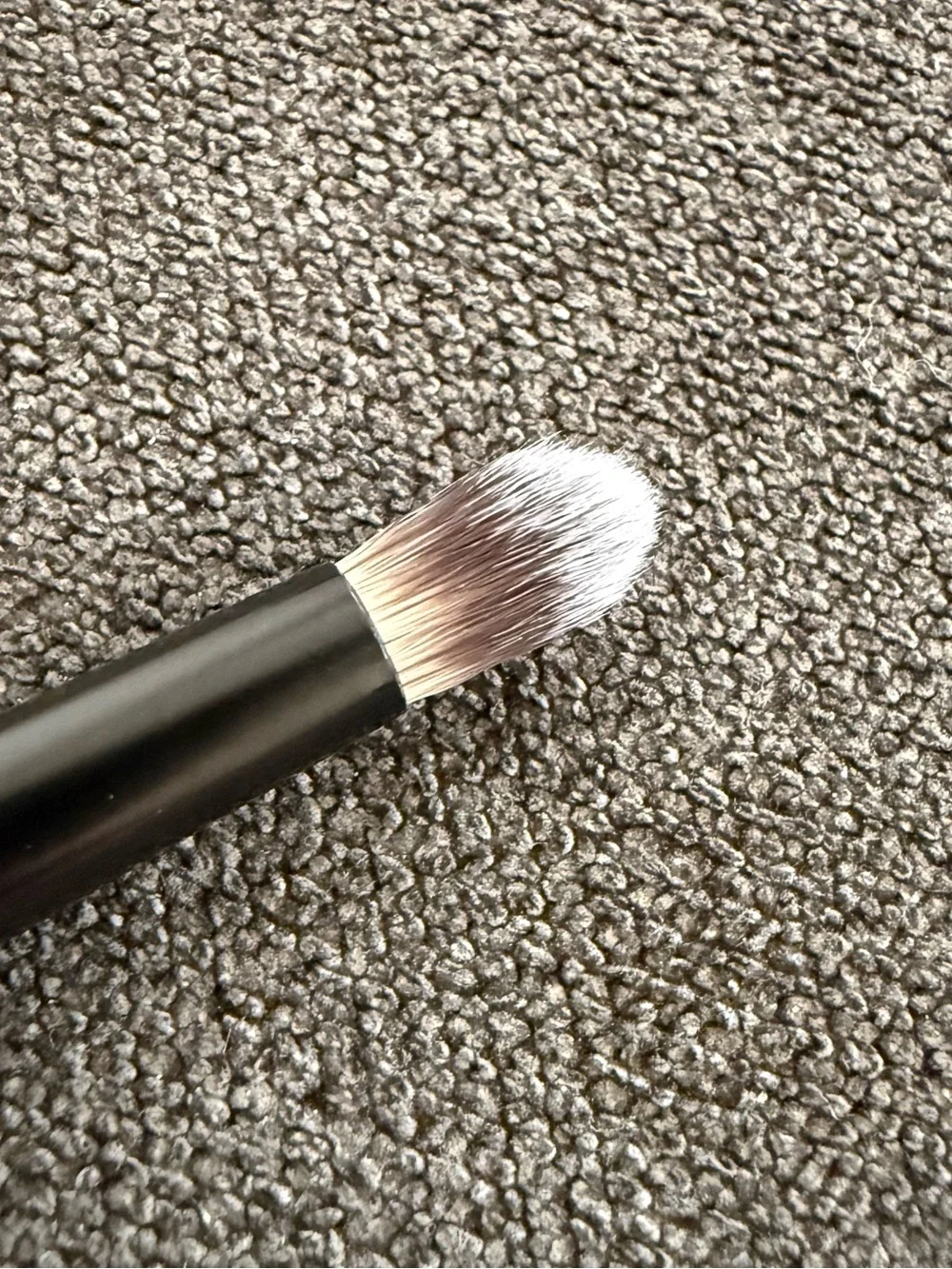 Glo Skin Beauty 305 Crease Shader Brush